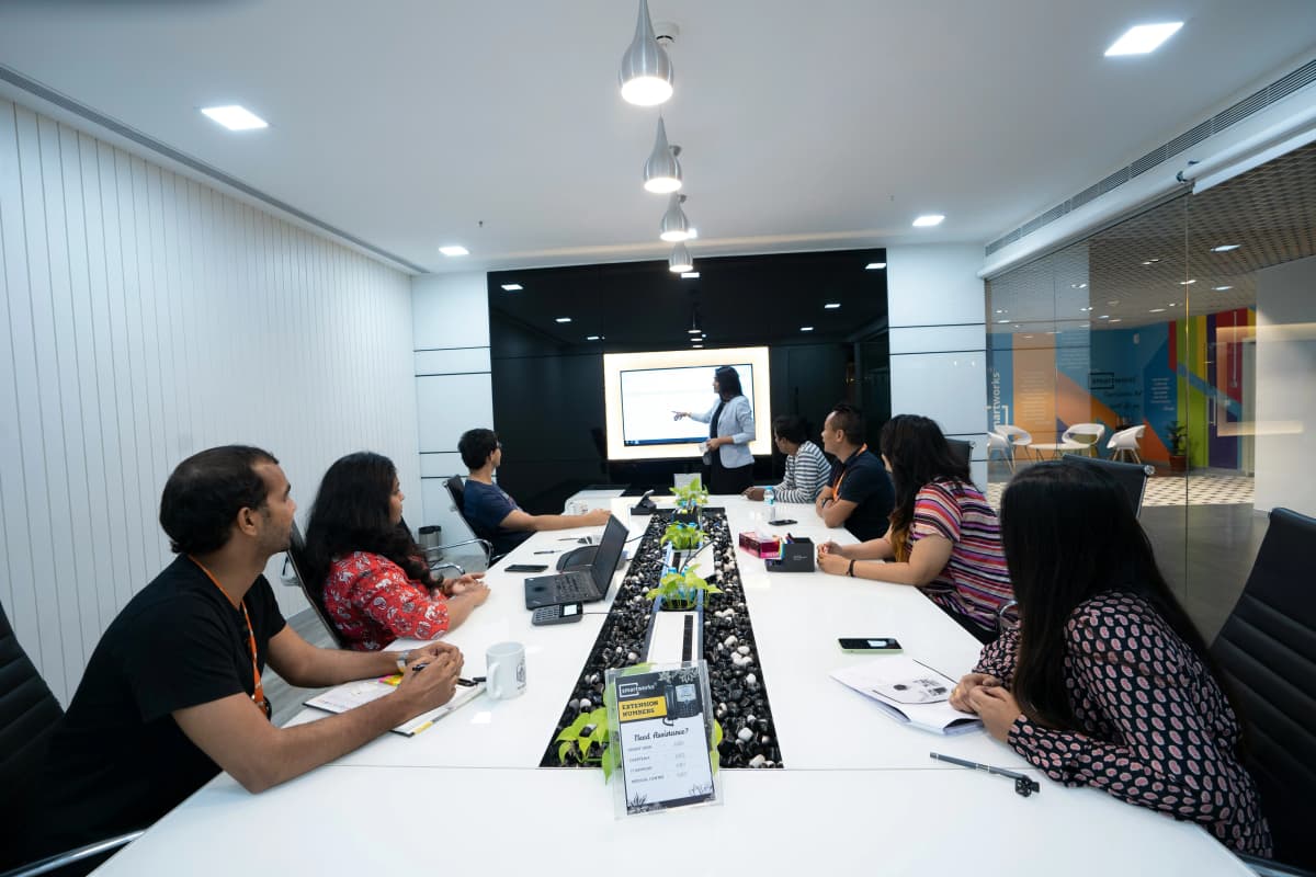 Empresas españolas aprendiendo inglés corporativo para expansión internacional